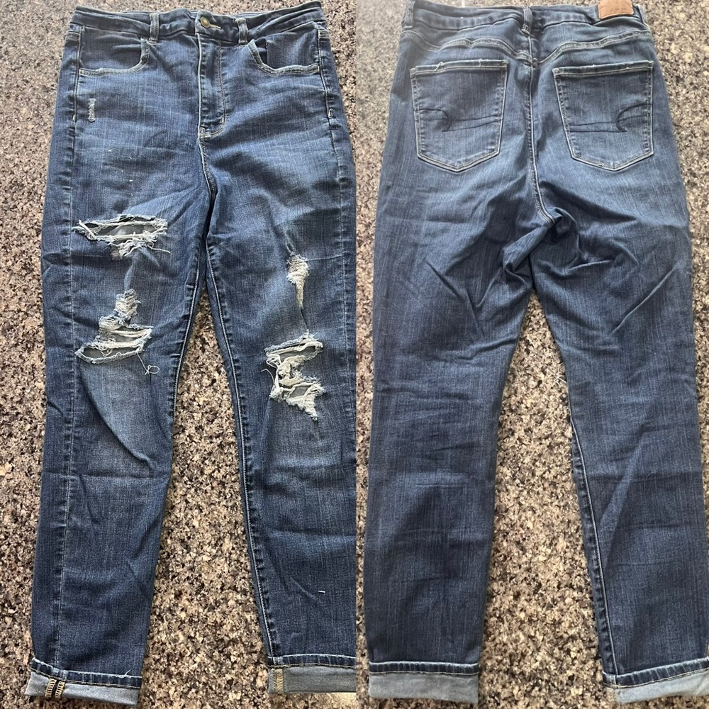 Distressed Women’s American Eagle Curvy Super Hi-Rise Jegging Size 12R